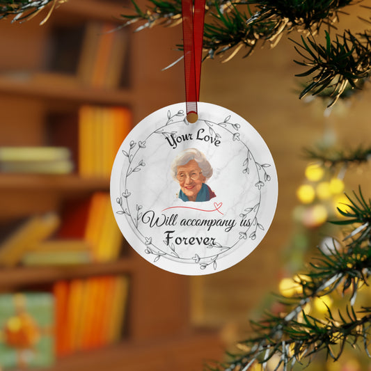 Personalized Metal Ornament - A Heartfelt Remembrance of a Loved One ❤️🎄